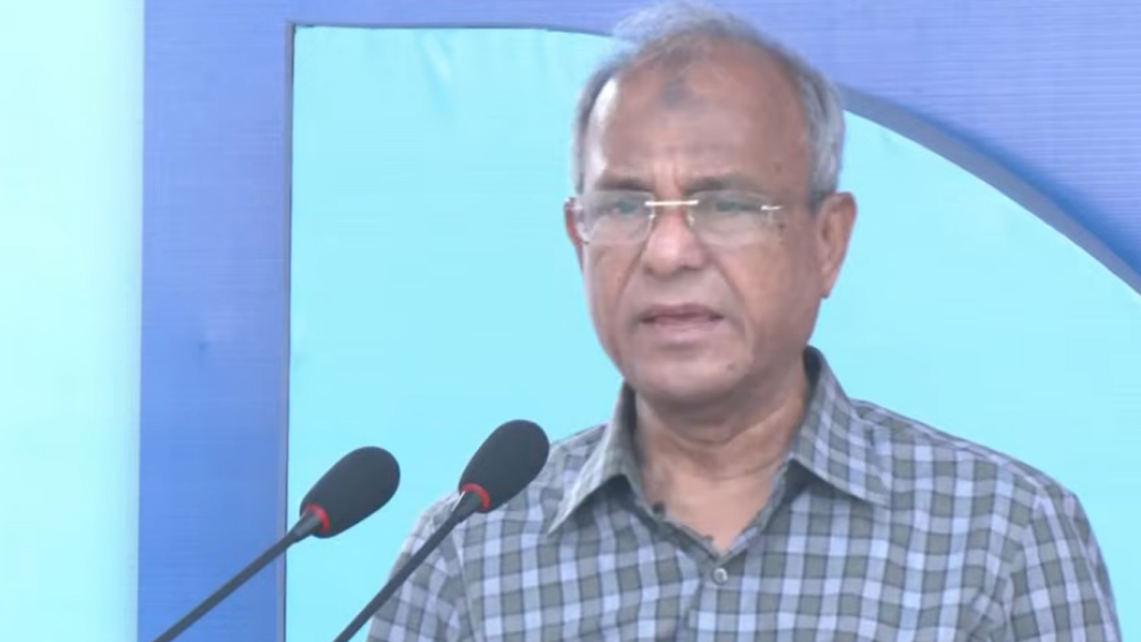 দেশজুড়ে আইনশৃঙ্খলা বাহিনীর ৯ লাখ সদস্য মোতায়েন রয়েছে: স্বরাষ্ট্র উপদেষ্টা