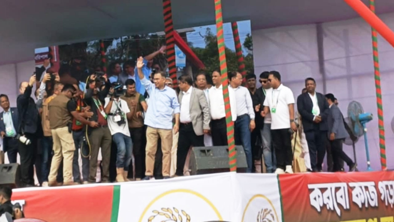 সমাবেশ মঞ্চে তারেক রহমান, জনসমুদ্রে পরিণত&nbsp;বেলস পার্ক