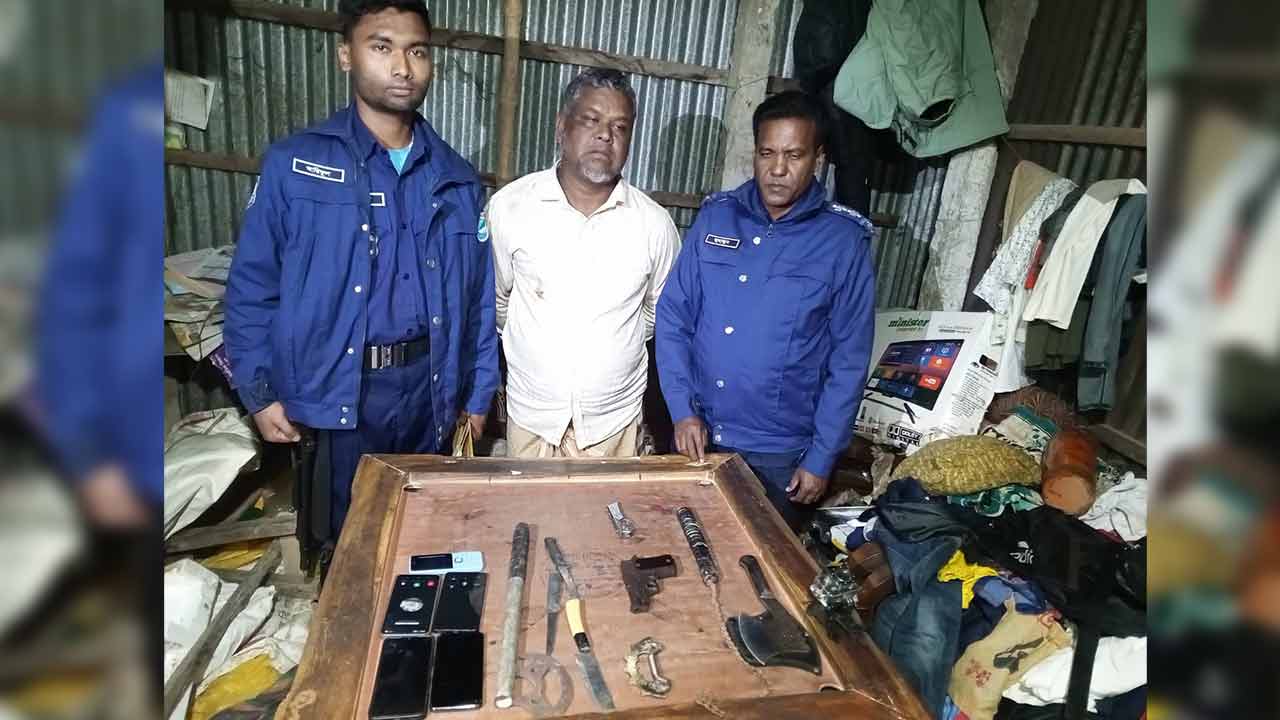 কিশোরগঞ্জে আগ্নেয়াস্ত্র ও দেশীয় অস্ত্রসহ গ্রেপ্তার ১&nbsp;