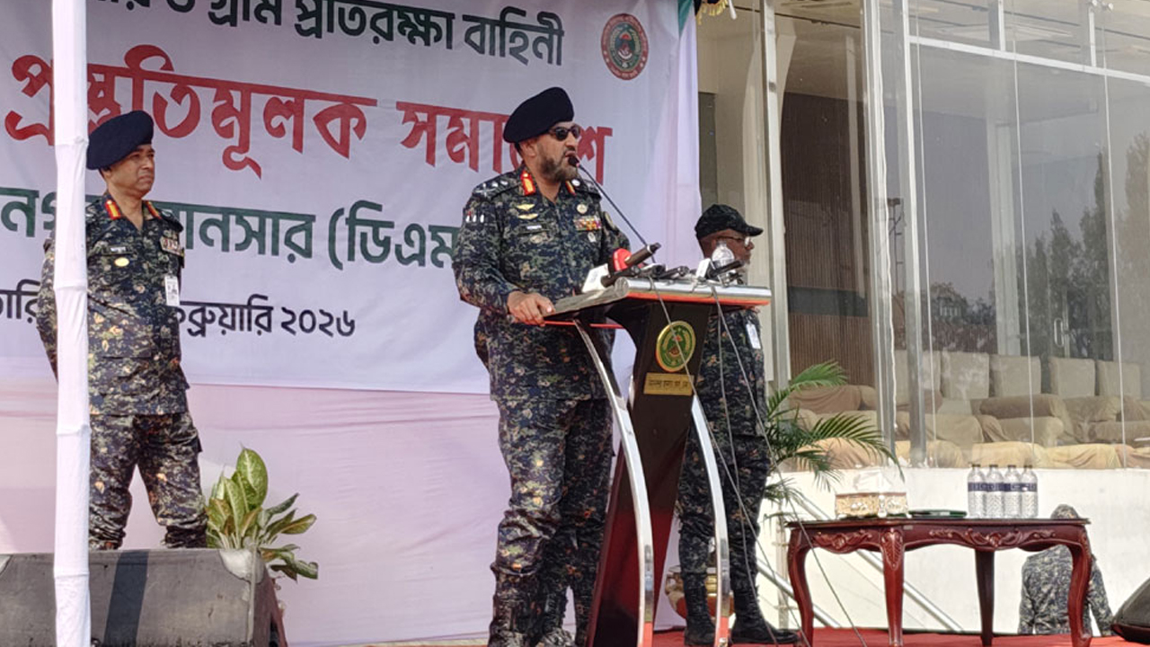 দাঁড়িয়ে থাকবেন আর অন্যরা সিল মারবে, সেটা করা যাবে না