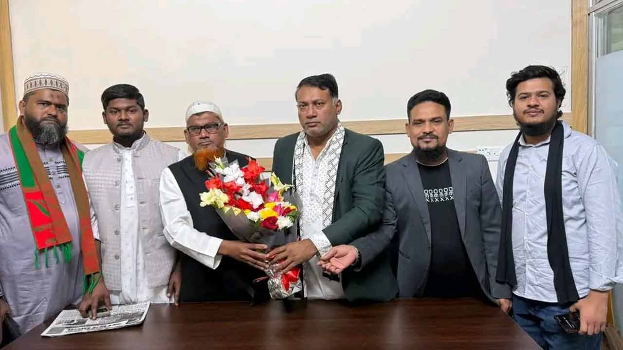 গোপালগঞ্জে ধানের শীষকে সমর্থন জানিয়ে সরে দাঁড়ালেন গণ অধিকারের প্রার্থী