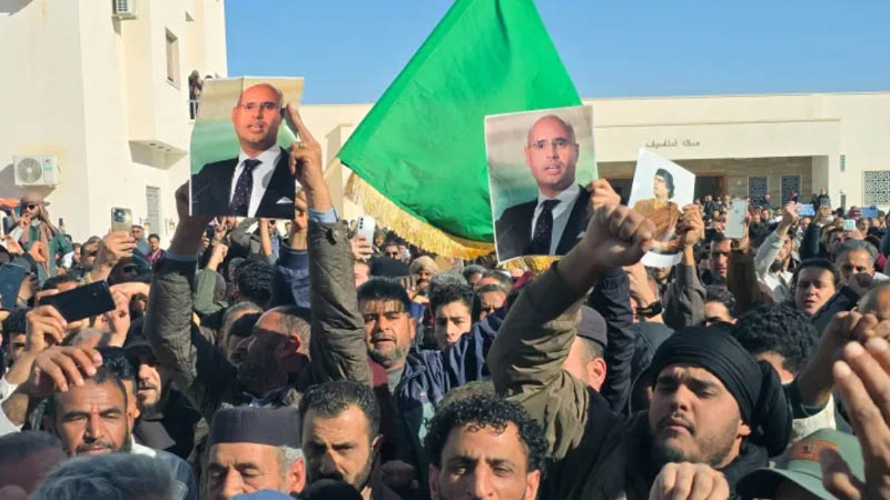 গাদ্দাফির ছেলের জানাজায় হাজারো মানুষের ঢল