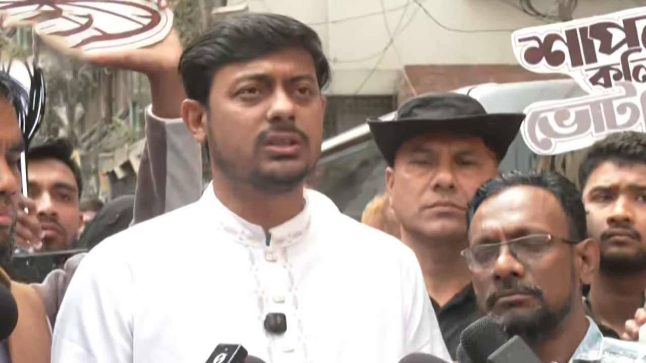 হাদির কবর জিয়ারত ও শাহবাগে গণসংযোগ করে প্রচারণা শেষ করলেন নাসীরুদ্দীন পাটওয়ারী