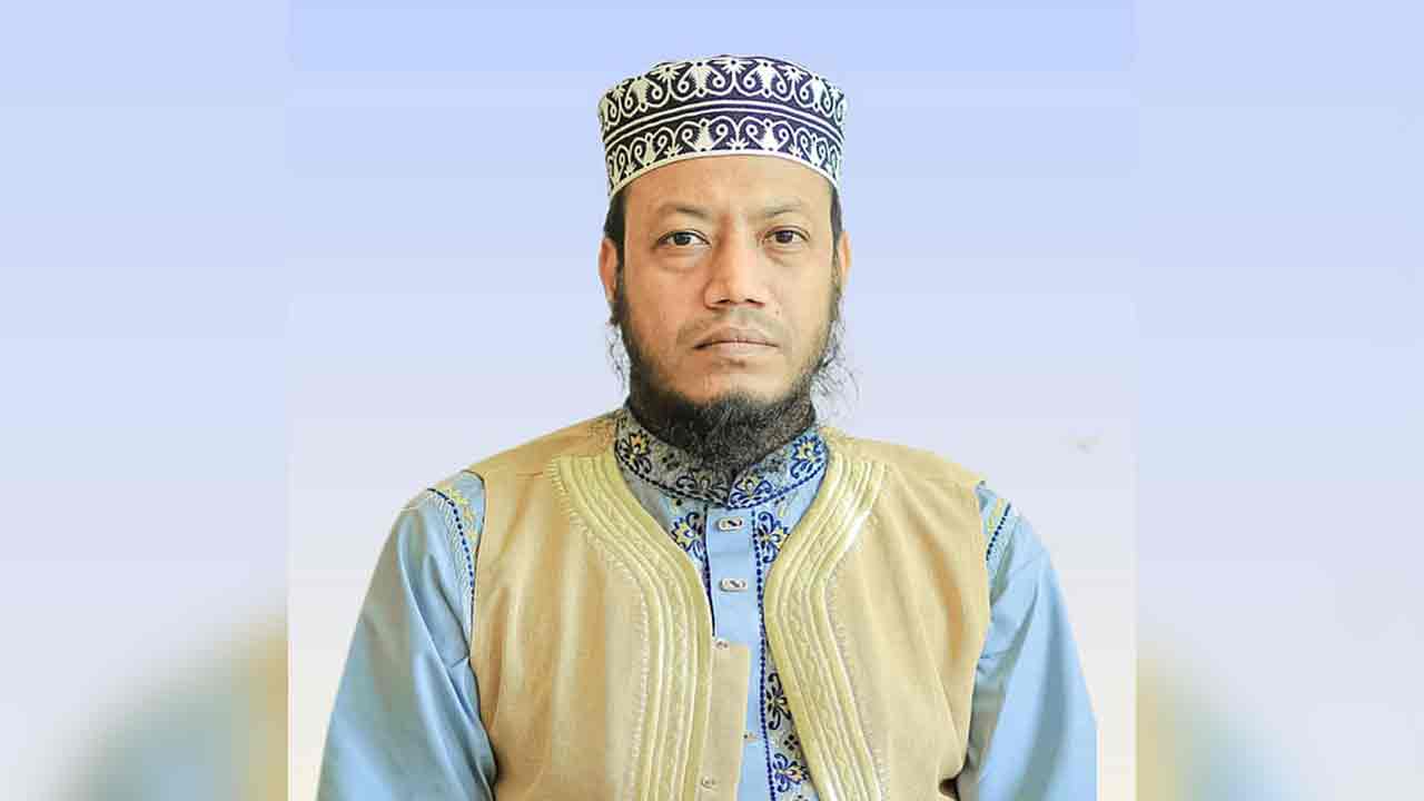 কুষ্টিয়ায় জামায়াত প্রার্থী আমির হামজাকে জরিমানা