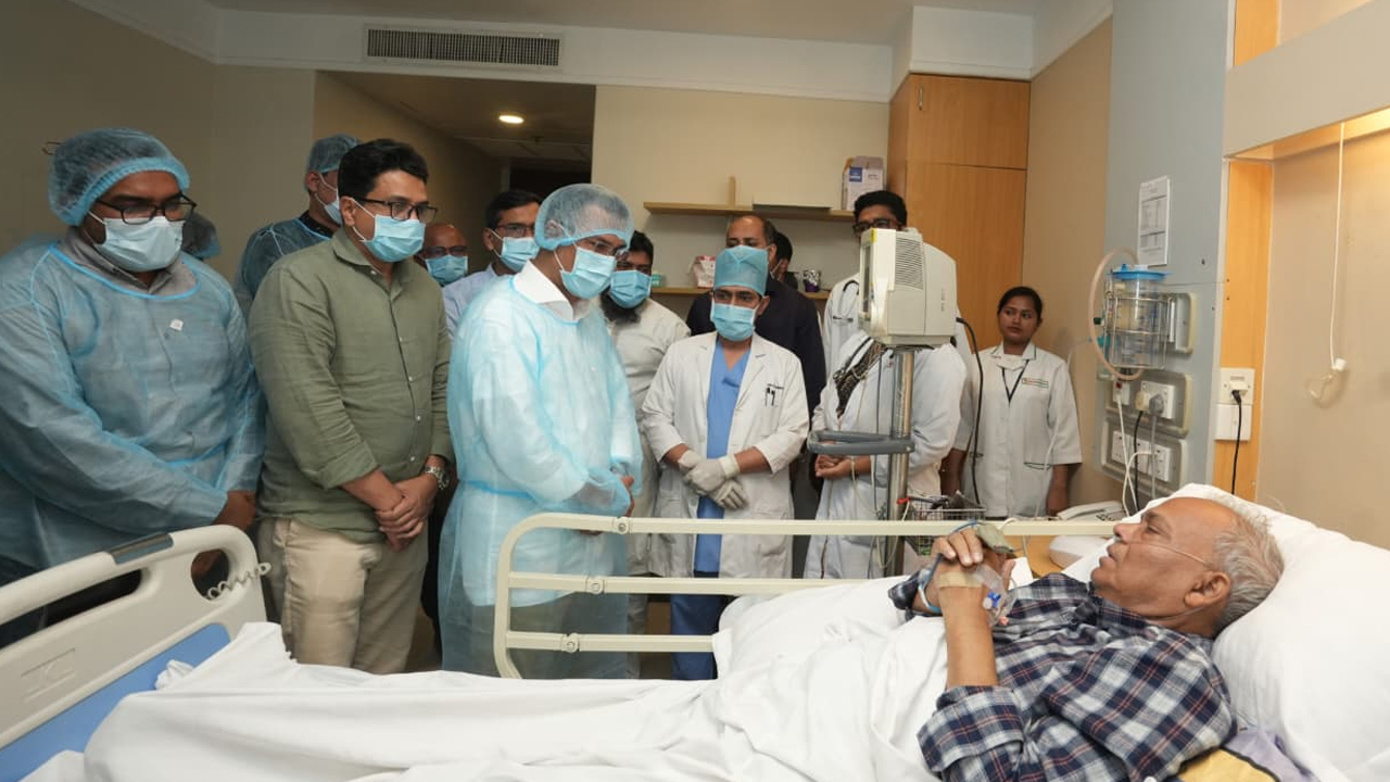 রিজভীকে দেখতে হাসপাতালে তারেক রহমান