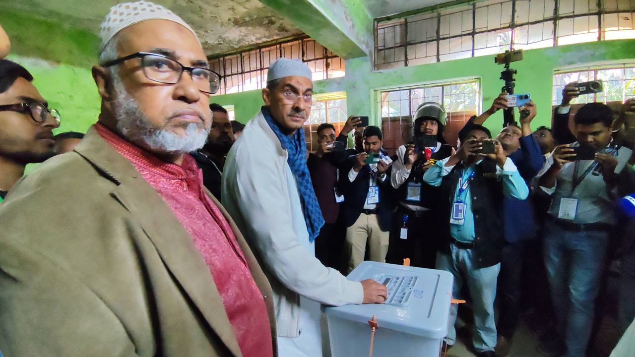 ভোট দিয়ে যা বললেন শহীদ উদ্দিন চৌধুরী এ্যানি