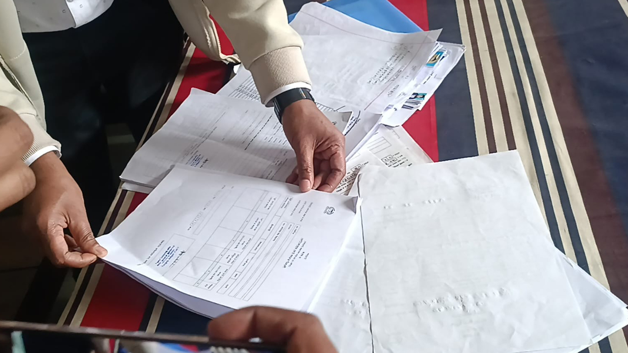 ফল ঘোষণার আগেই রেজাল্ট শিটে স্বাক্ষর, প্রিজাইডিং কর্মকর্তা প্রত্যাহার