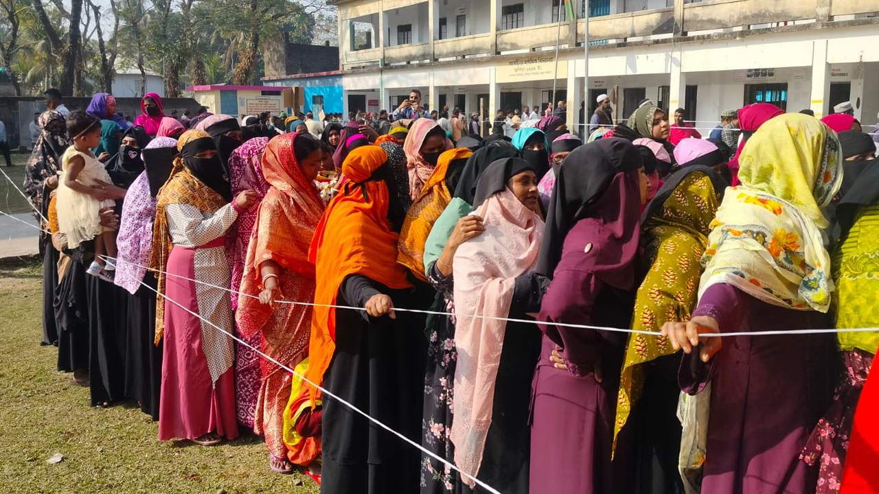 শেষ হলো ভোটগ্রহণ, এখন অপেক্ষা ফলাফলের