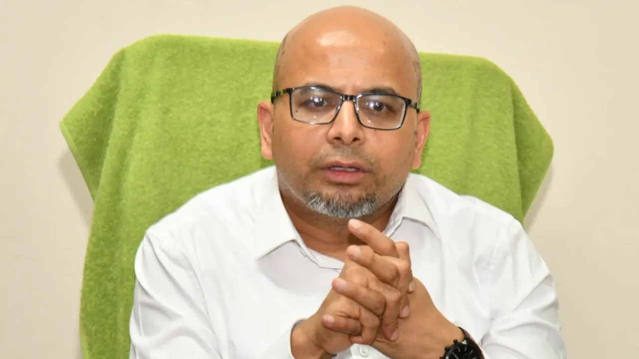 দেশ ছেড়েছেন প্রধান উপদেষ্টার বিশেষ সহকারী ফয়েজ আহমদ তৈয়্যব