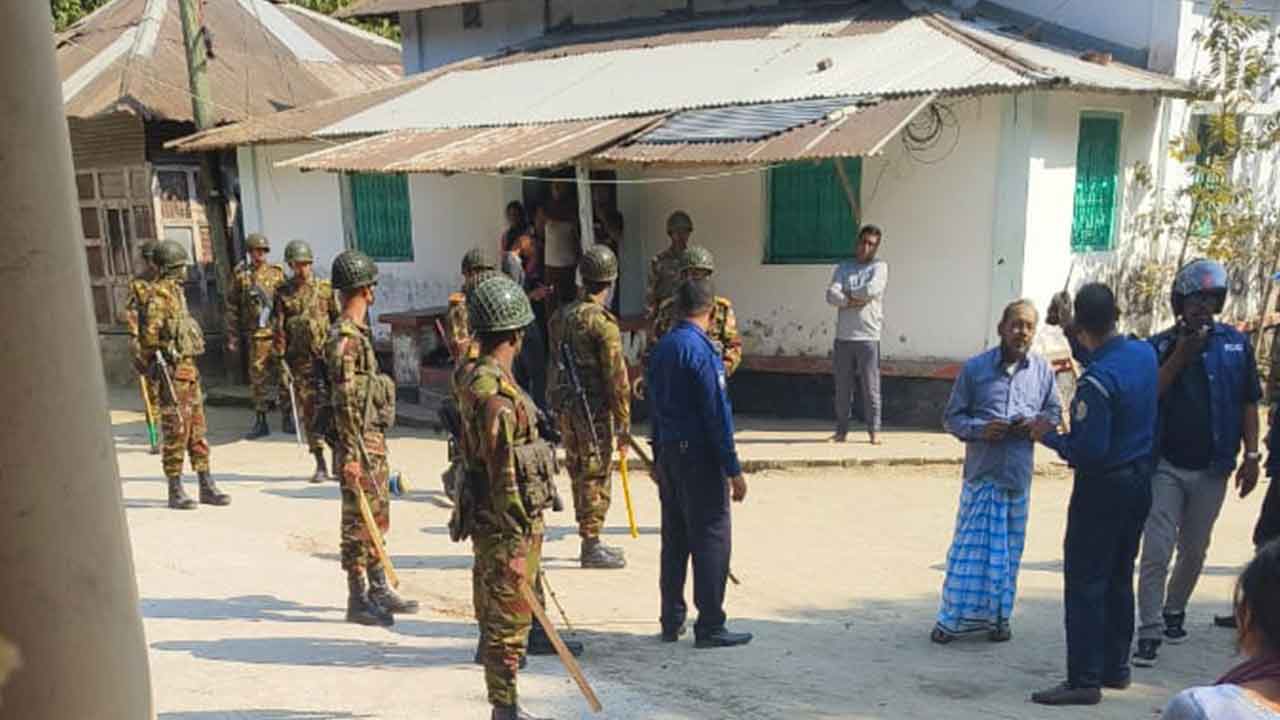 জন্মদিনের দাওয়াতে না ডাকায় সংঘর্ষ, আহত ২২