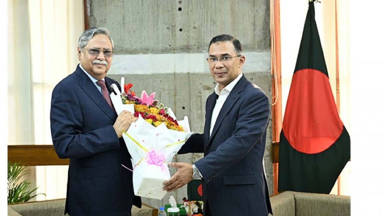 রাষ্ট্রপতির সঙ্গে প্রধানমন্ত্রীর সৌজন্য সাক্ষাৎ