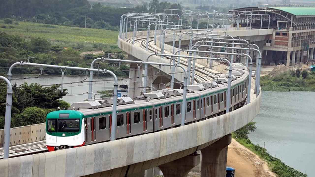আজ থেকে নতুন সূচিতে মেট্রোরেল
