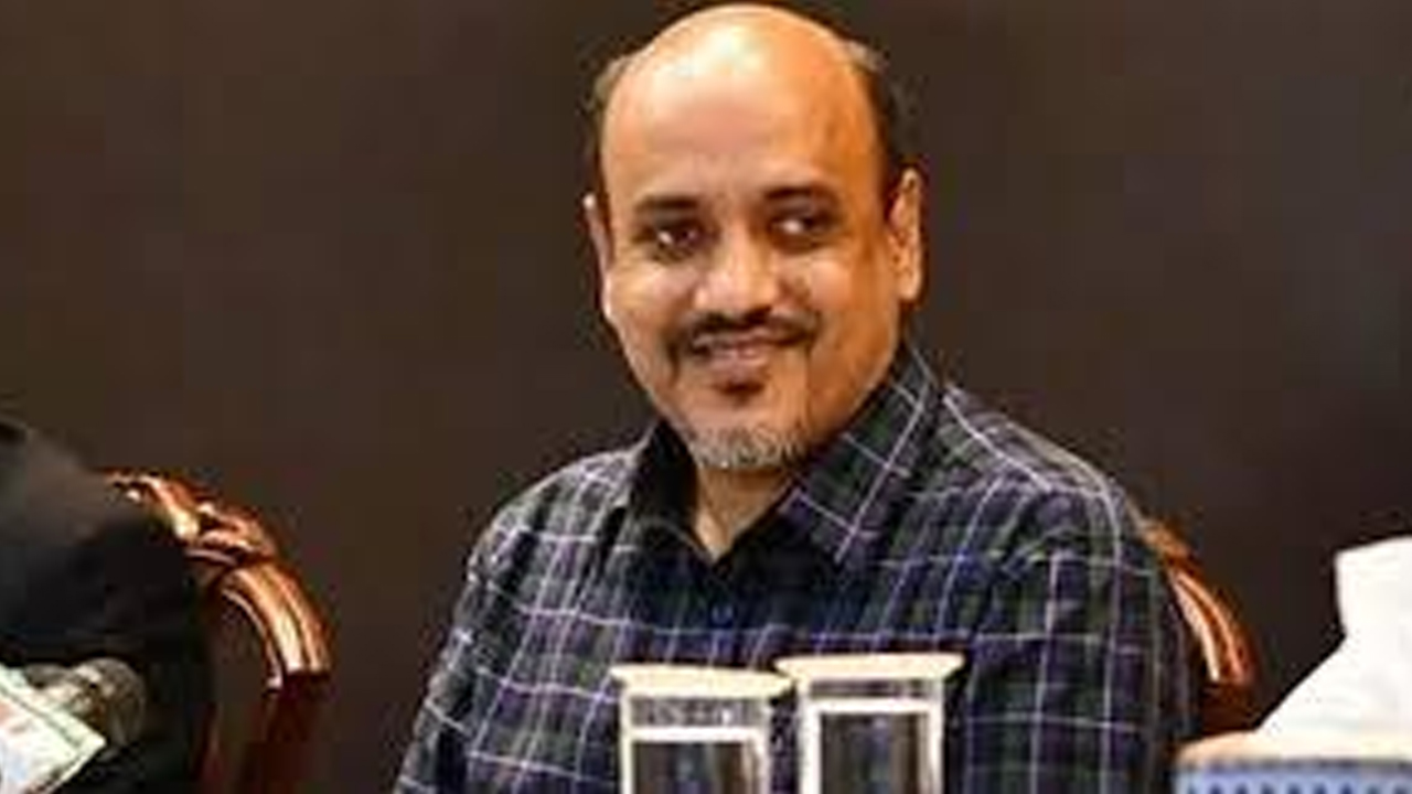 অন্তর্বর্তী সরকারের নিয়োগ পাওয়া সবচেয়ে অযোগ্য মাহবুব মোর্শেদ: আজাদ মজুমদার