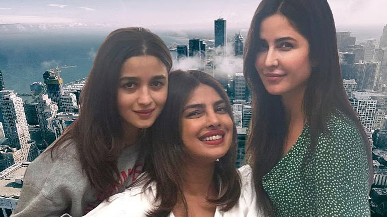 চমক দেখাতে এক পর্দায় প্রিয়াঙ্কা-ক্যাটরিনা, আলিয়া