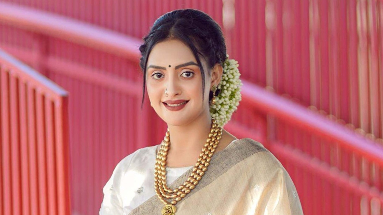 স্বামীসহ নায়িকা নিঝুমের বিরুদ্ধে গ্রেপ্তারি পরোয়ানা জারি