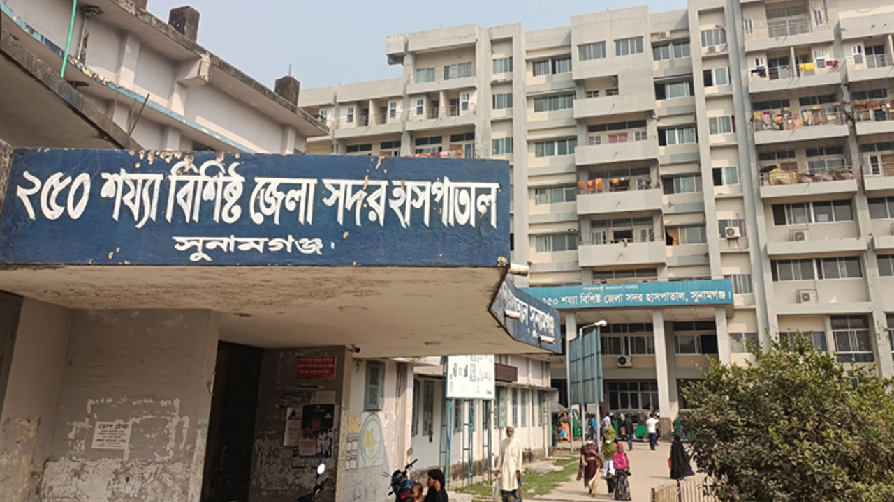 চিকিৎসকদের বিরুদ্ধে দায়িত্বহীনতার অভিযোগ, ভোগান্তিতে রোগীরা