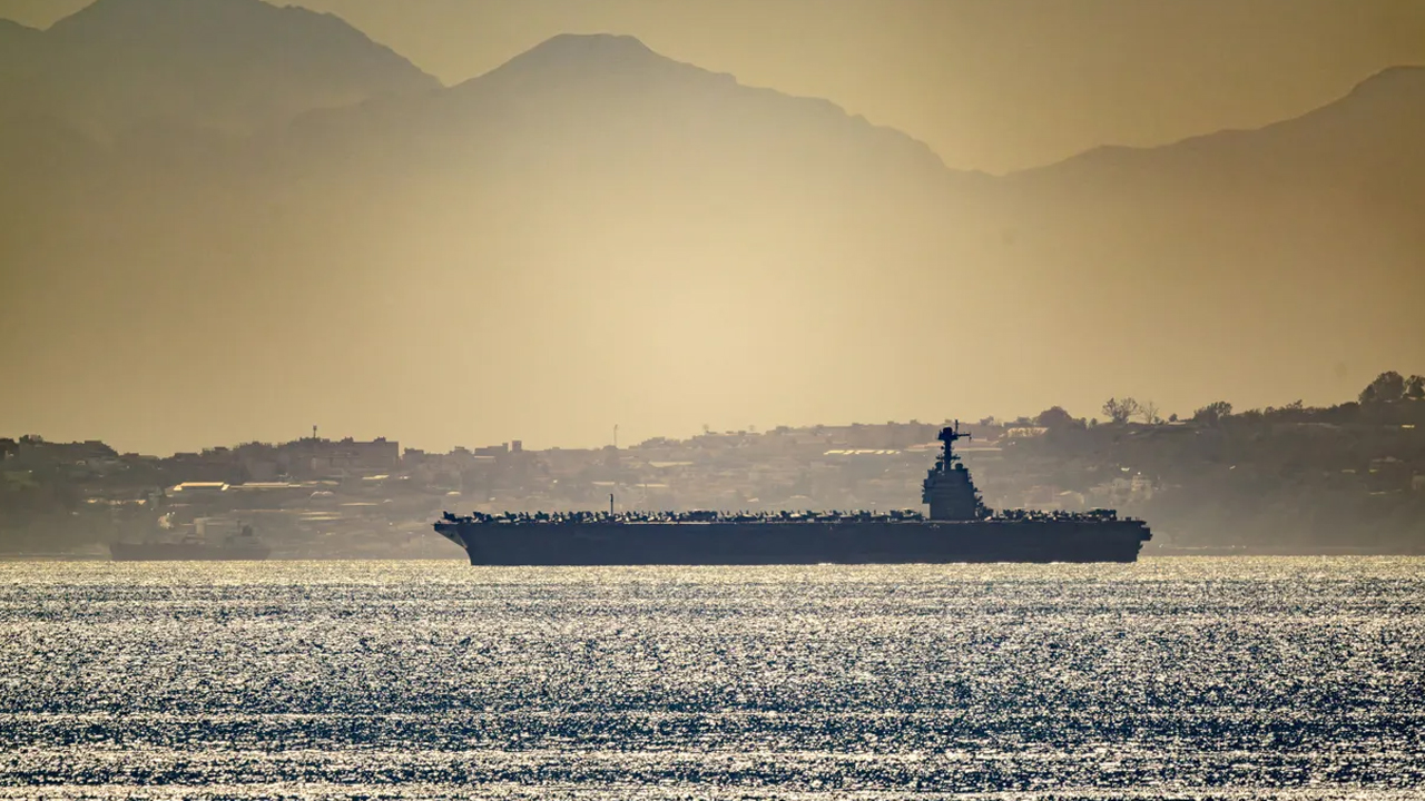 মধ্যপ্রাচ্যে যাওয়ার পথে ভূমধ্যসাগরে দেখা মিলল বিশ্বের বৃহত্তম রণতরীর