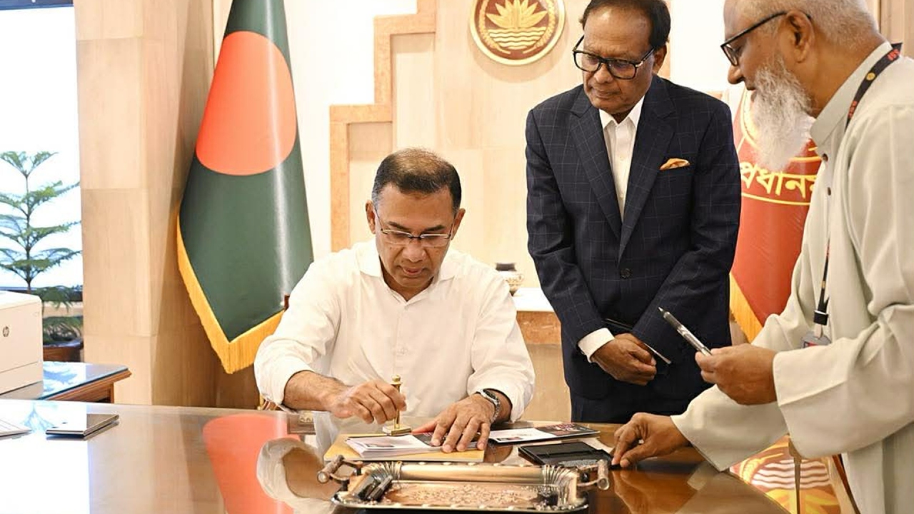 মাতৃভাষা দিবসের স্মারক ডাকটিকিট অবমুক্ত করলেন প্রধানমন্ত্রী