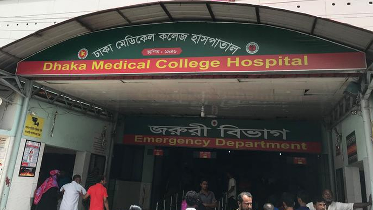 রাজধানীর যাত্রাবাড়ীতে বাস-লেগুনার সংঘর্ষে ২ জন নিহত