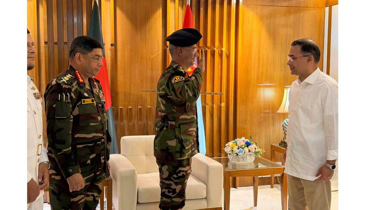 সচিবালয়ে অফিস করছেন প্রধানমন্ত্রী তারেক রহমান