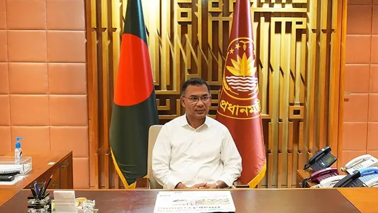 প্রথমবারের মতো সশস্ত্র বাহিনী বিভাগে অফিস করলেন প্রধানমন্ত্রী