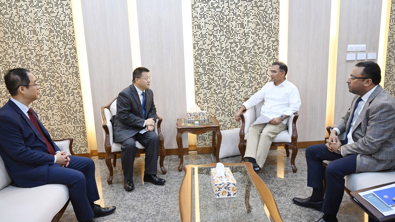 প্রধানমন্ত্রীর সঙ্গে চীনা রাষ্ট্রদূতের সাক্ষাৎ, পৌঁছে দিলেন শি জিনপিংয়ের আমন্ত্রণপত্র