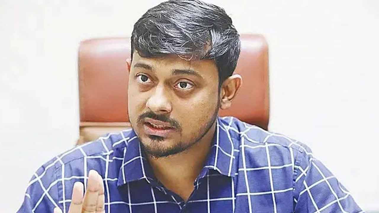 ভোরে নাসীরুদ্দীন পাটওয়ারীর স্ট্যাটাস ভাইরাল