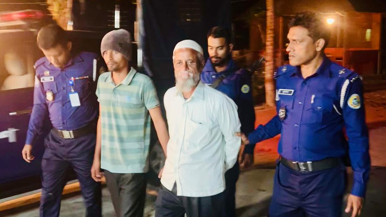 দুমকিতে ৫ জনকে কুপিয়ে জখম, গ্রেপ্তার ২