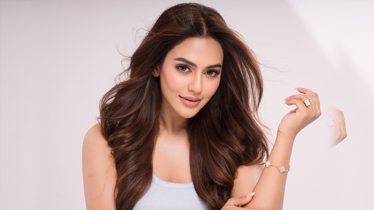 দুবাই যেতে না পেরে ঢাকায় ফিরছেন নুসরাত ফারিয়া