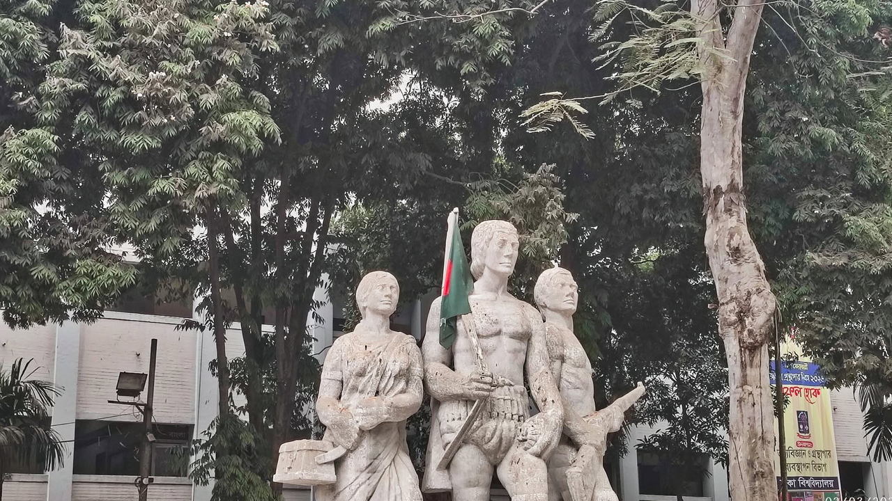 জাতীয় পতাকা উত্তোলন দিবস আজ