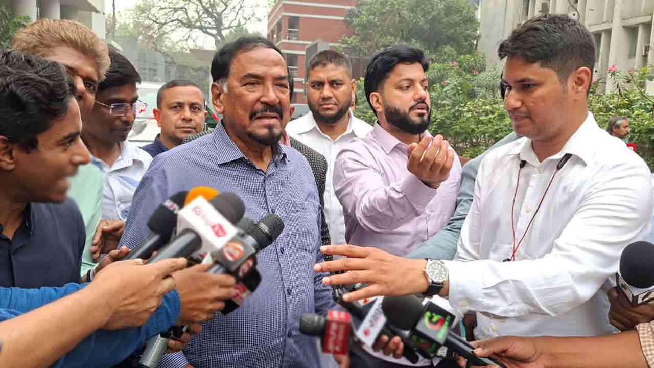 আহত জুলাই যোদ্ধাদের ভাতা ও পুনর্বাসনে সরকার আন্তরিক : হাফিজ উদ্দিন