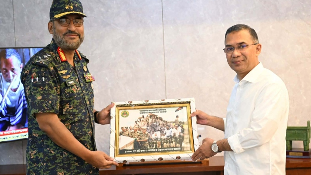 প্রধানমন্ত্রীর সঙ্গে আনসার প্রধানের সৌজন্য সাক্ষাৎ