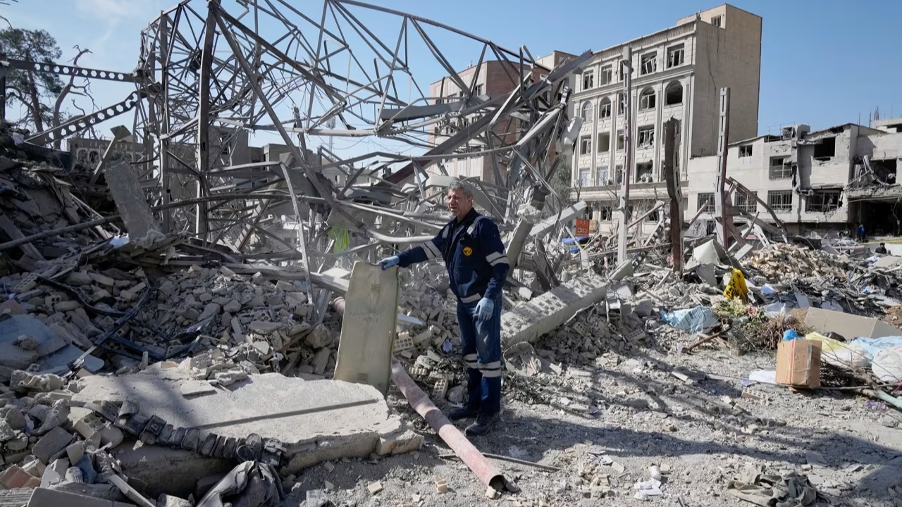 তেহরানে দশম দফার বিমান হামলা শুরু করেছে ইসরায়েল: আইডিএফ