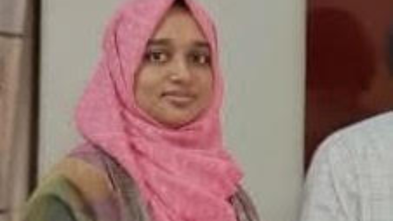 কুষ্টিয়া ইসলামী বিশ্ববিদ্যালয়ে কর্মচারীর ছুরিকাঘাতে শিক্ষিকা নিহত