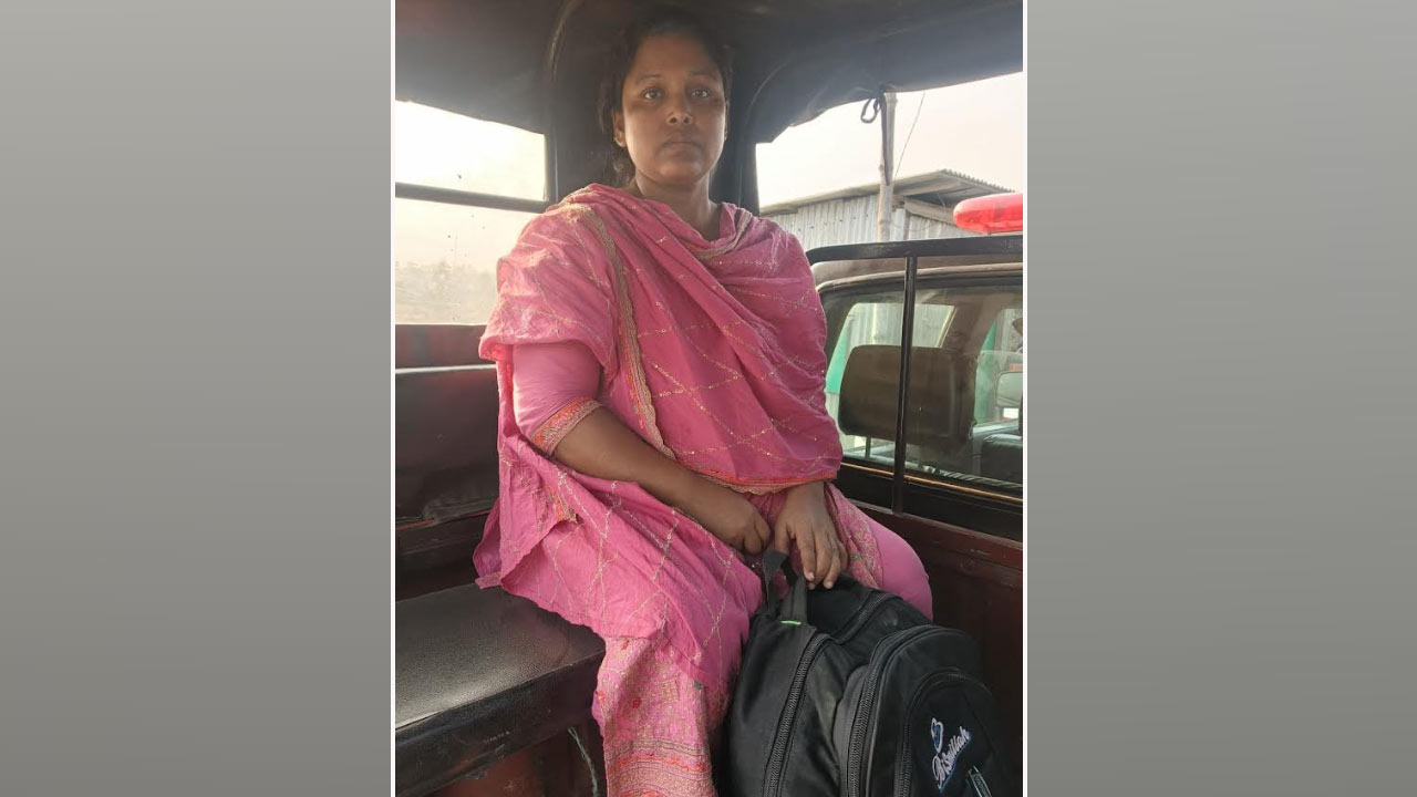 কুড়িগ্রামে পতাকা বৈঠকের মাধ্যমে বিজিবির কাছে বাংলাদেশি নারী হস্তান্তর