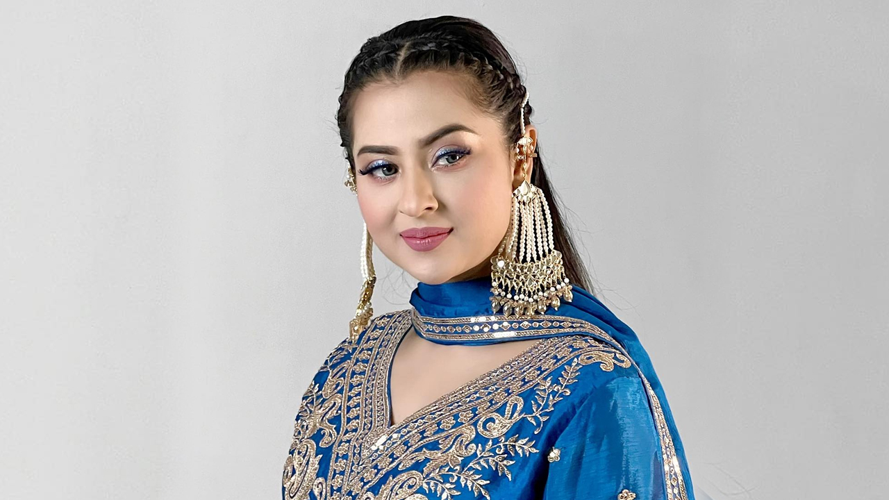 গায়িকা হিসেবে সামনে আসছেন চিত্রনায়িকা শবনম বুবলী