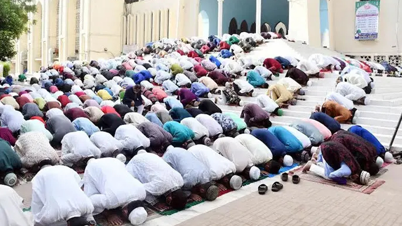 ইমাম-মুয়াজ্জিনদের মাসিক সম্মানী নির্ধারণ করেছে সরকার