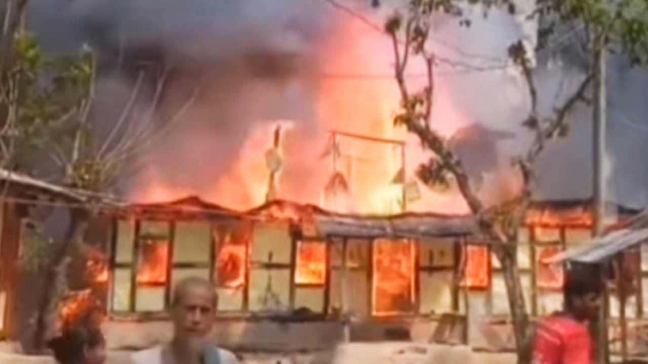 পটুয়াখালীতে মাদকের টাকার জন্য নিজের বসতঘরে আগুন