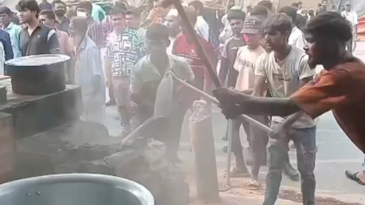 ফুলবাড়ীতে অবৈধ স্থাপনা গুড়িয়ে দিলো প্রশাসন