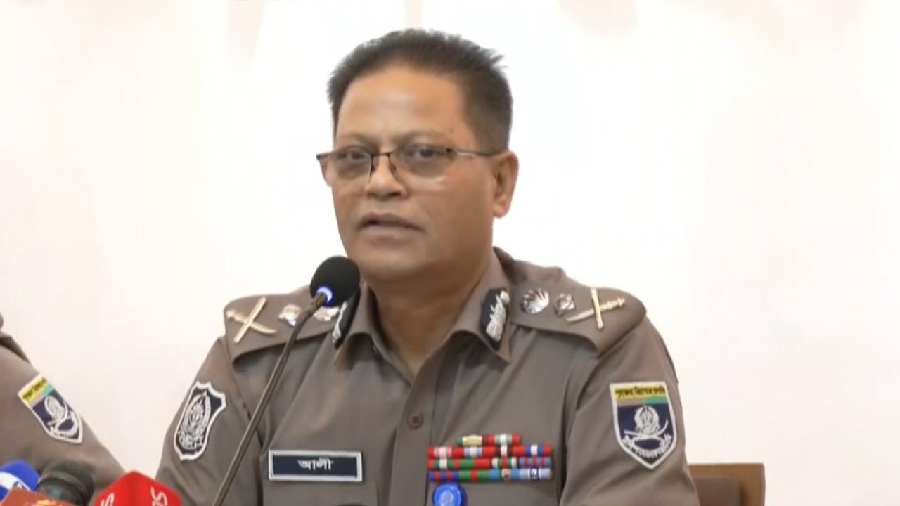 গ্রেপ্তার দুজনকে দেশে ফেরানো প্রসঙ্গে যা বললেন আইজিপি