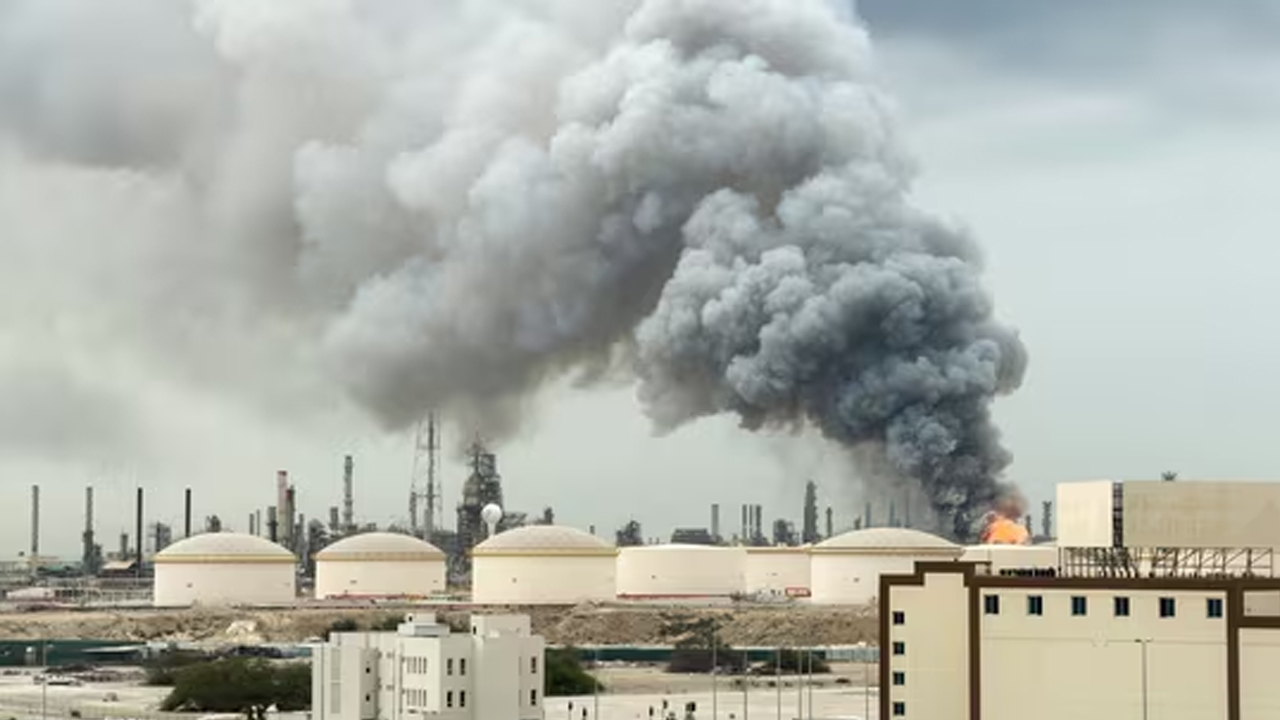 ইরানি হামলার পর বাহরাইনের একমাত্র তেল কোম্পানির কার্যক্রম বন্ধ