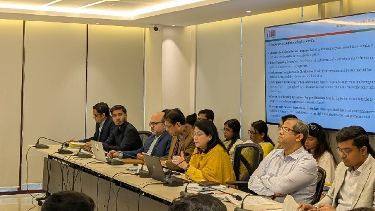 ফ্যামিলি কার্ড নারীর ক্ষমতায়নে সহায়ক হবে: সিপিডি