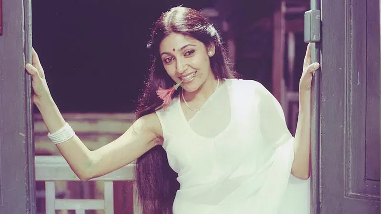 পর্দার বাইরে অভিনেত্রী দীপ্তি নাভালের অন্য জীবন
