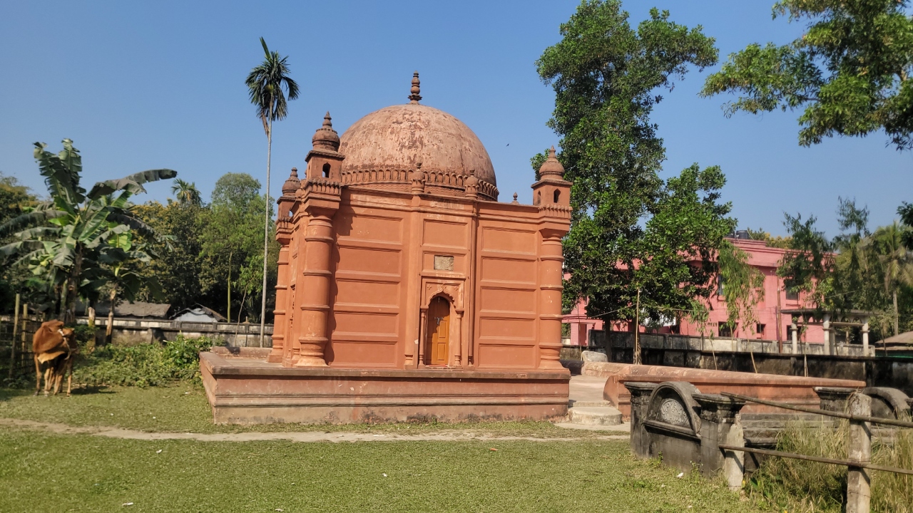 অবহেলায় জৌলুস হারাচ্ছে ৪১৮ বছরের পুরোনো ঘাঘড়া খানবাড়ি জামে মসজিদ