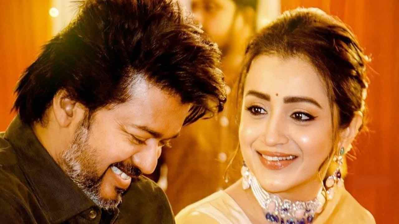 বিজয়-তৃষার প্রেম নিয়ে বাড়ছে বিতর্ক