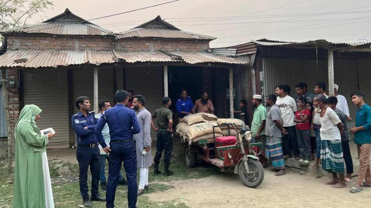 ময়মনসিংহে খাদ্যবান্ধব কর্মসূচির ১৪০ বস্তা চাল উদ্ধার&nbsp;
