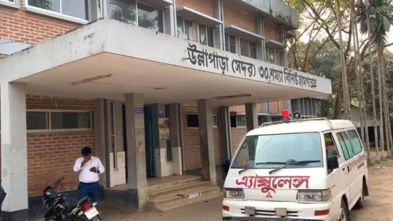 সেলফি তুলতে গিয়ে ট্রেনের ধাক্কায় যুবকের মৃত্যু