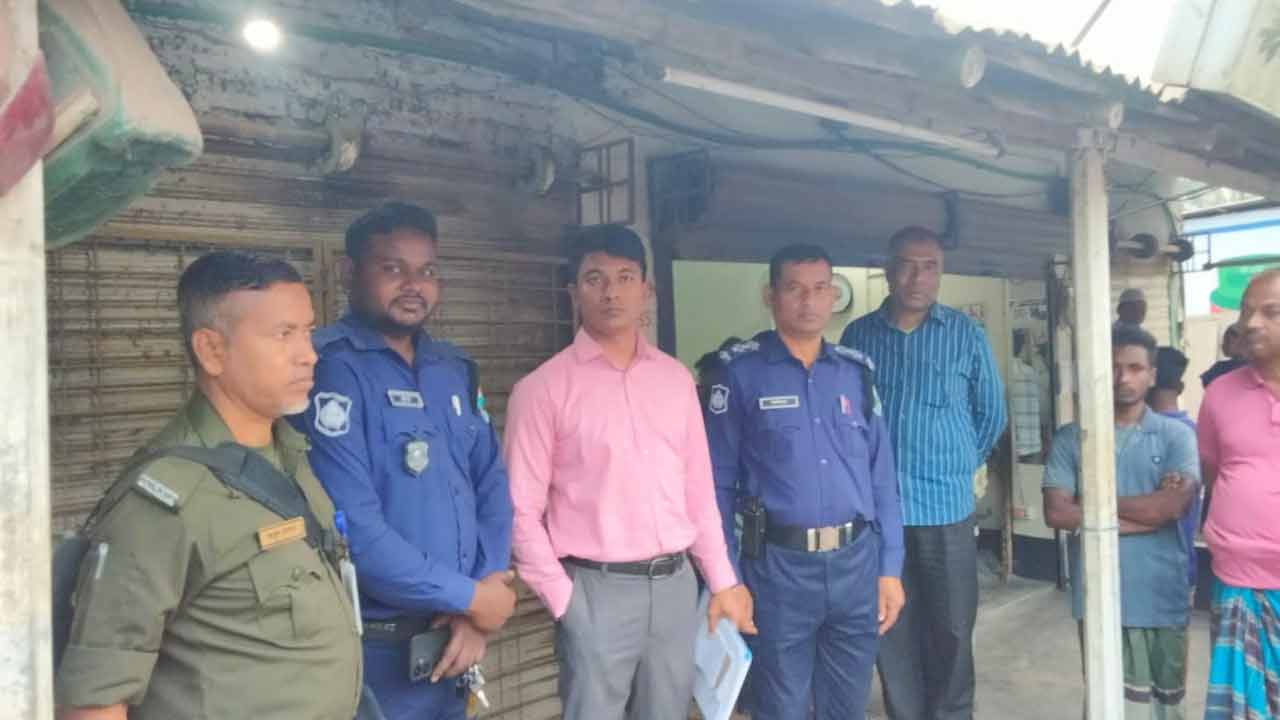 নাটোরে ২ হাজার লিটার জ্বালানি তেল মজুদ, ব্যবসায়ীকে জরিমানা