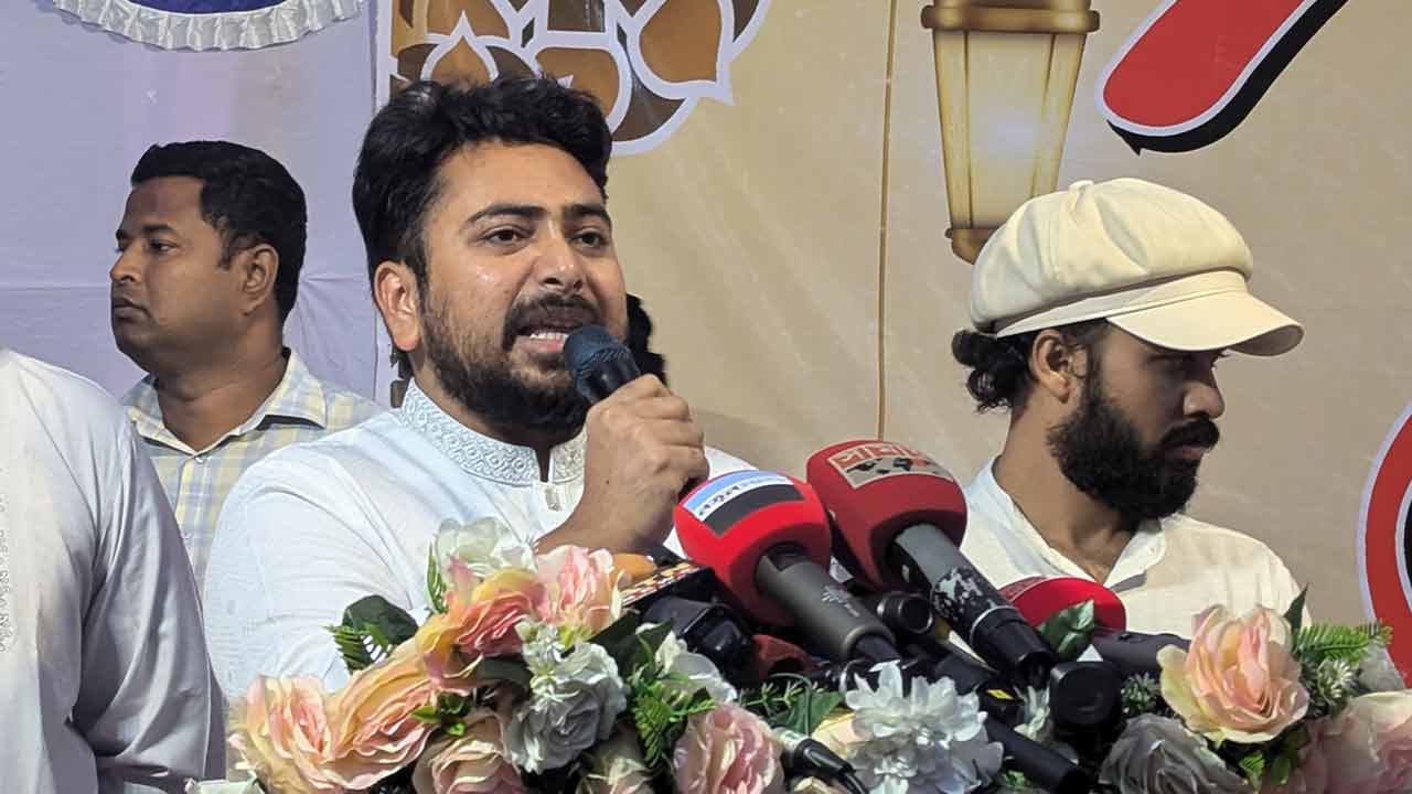 রাষ্ট্রপতিকে অপসারণ করে গ্রেপ্তারের দাবি জানিয়েছেন নাহিদ &nbsp;