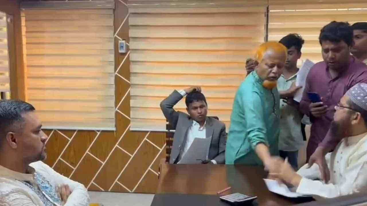 ঠাকুরগাঁওয়ে নিয়োগ পরীক্ষার কাগজ ছিনিয়ে নেওয়ার অভিযোগ বিএনপি নেতার বিরুদ্ধে